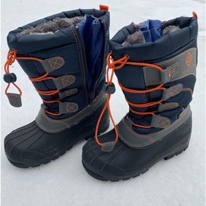 Boys size 13 snow boots.